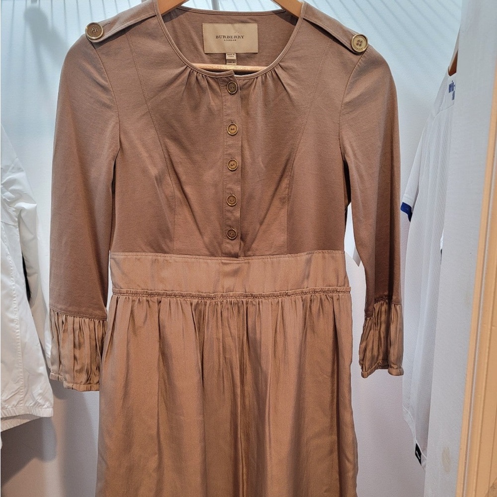 Burberry Dress. Burberry silk dress